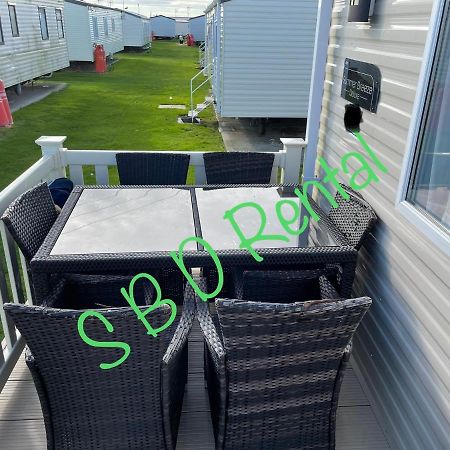 Summer Breeze Deluxe Caravan Rental Saint Osyth Buitenkant foto