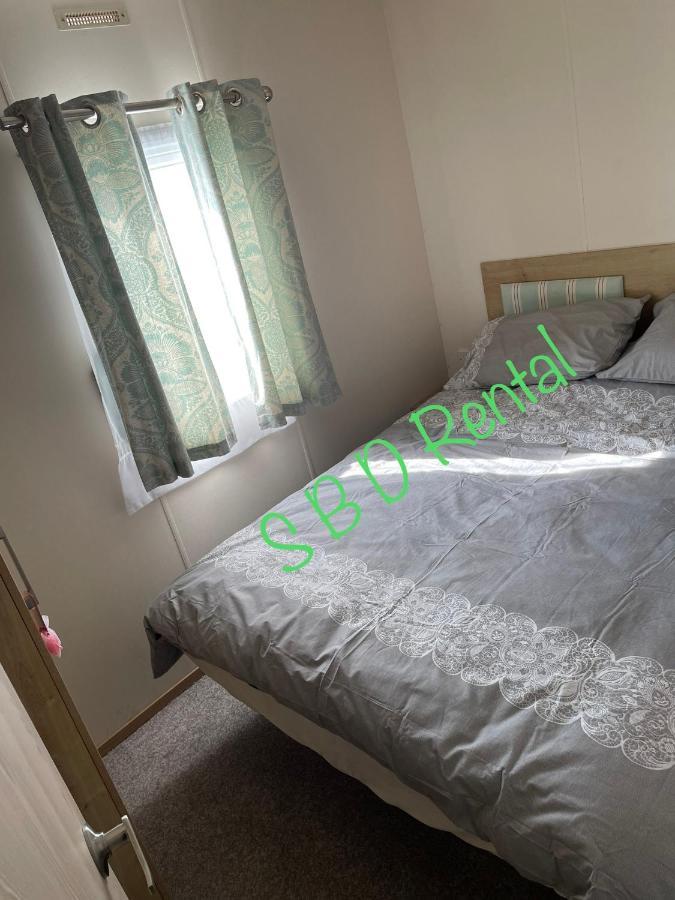 Summer Breeze Deluxe Caravan Rental Saint Osyth Buitenkant foto